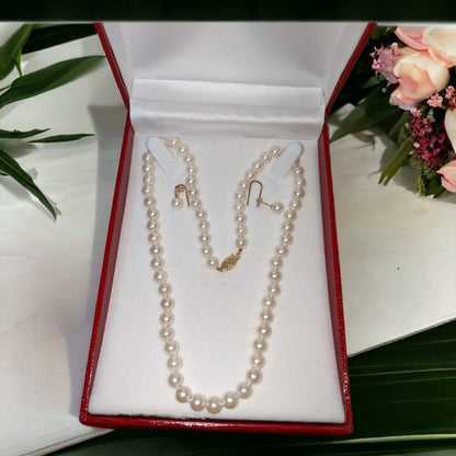 UNIQUE FINDS: Classic Pearl Necklace Set