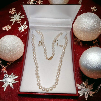 UNIQUE FINDS: Classic Pearl Necklace Set